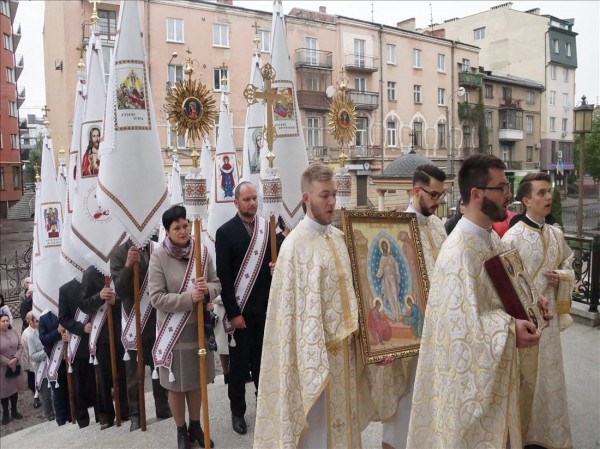 Розпорядок ONLINE Богослужінь на світлий празник Воскресіння Христового